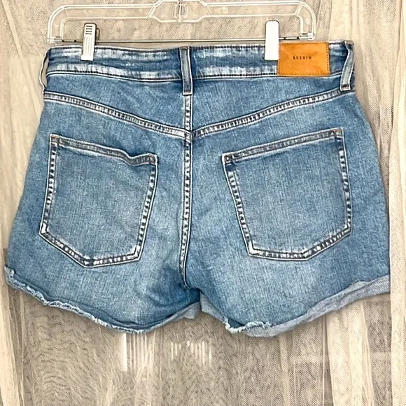 ⭐️ & Denim light blue relaxed Jean shorts 99% cotton 1% elastic women size 10